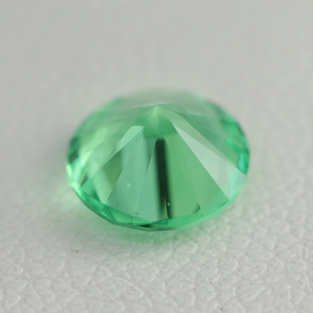 Lab Grown Green Sapphire - Round Cut