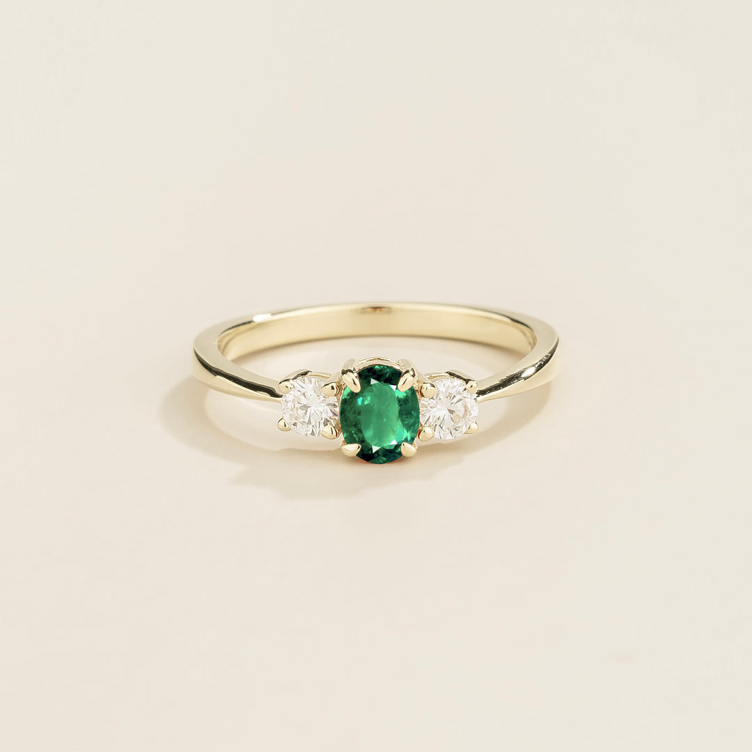 Boble white gold ring set with Emerald and Diamonds