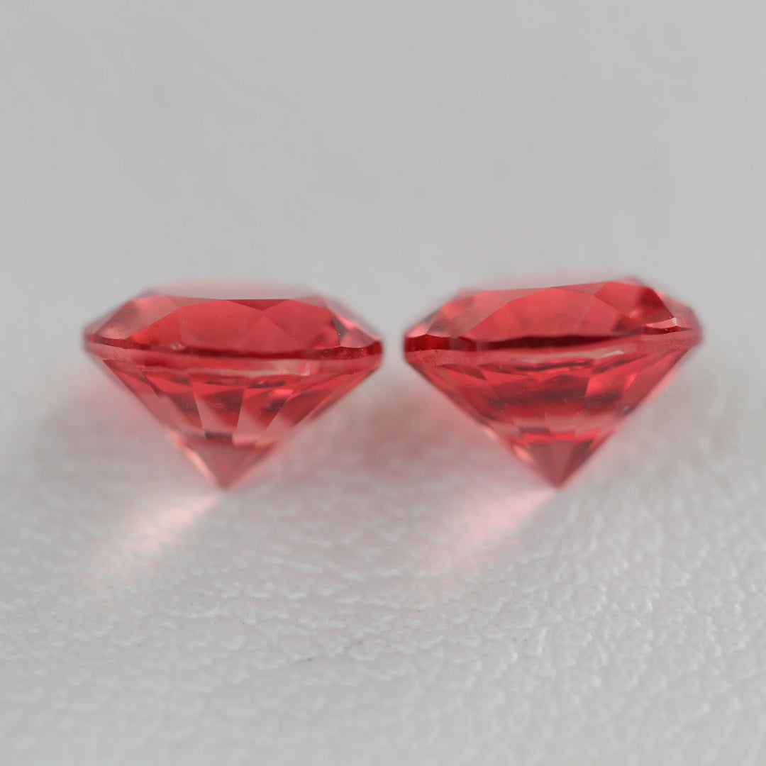 Lab Grown Padparadscha sapphire - Round Cut