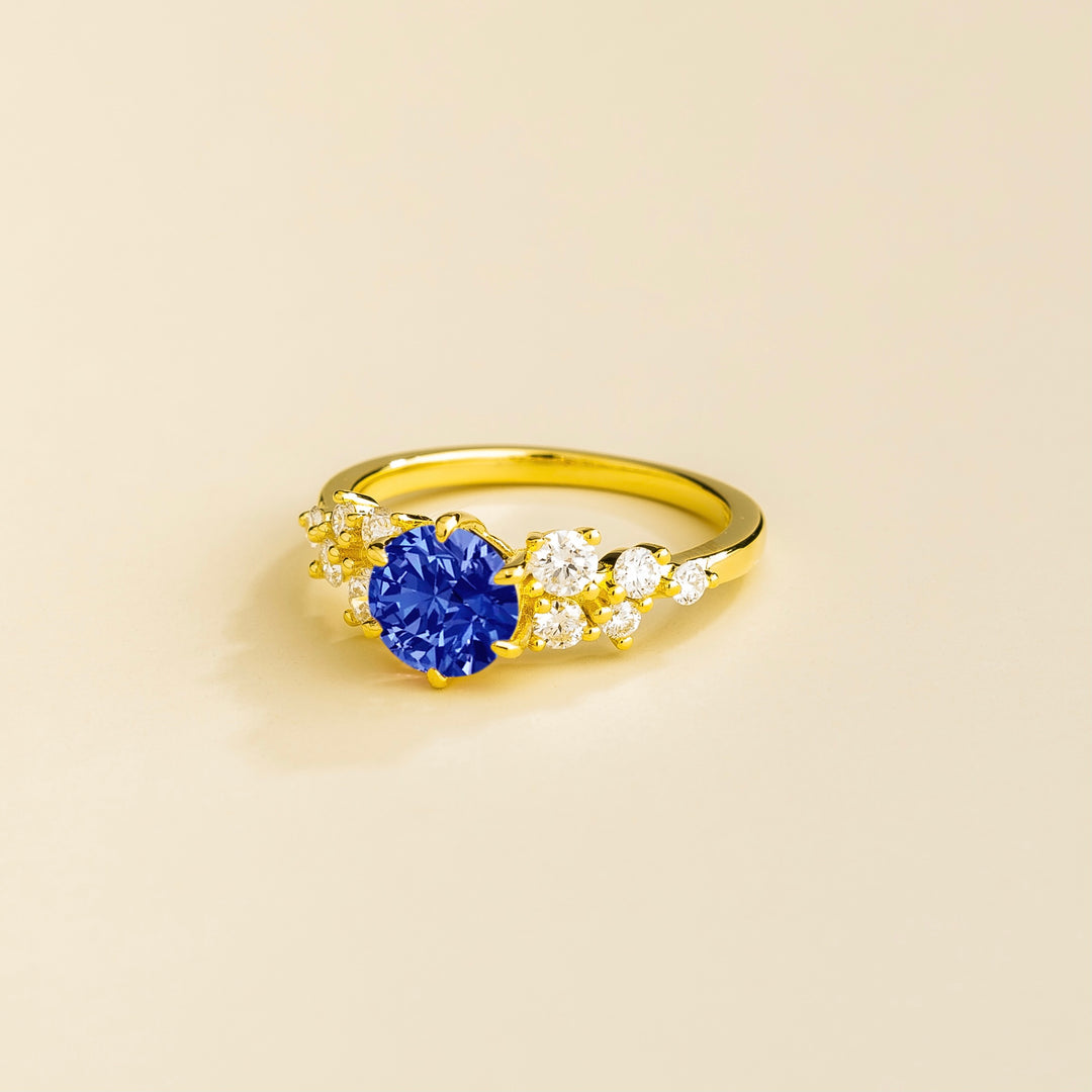 Movi gold ring in Blue sapphire & Diamonds