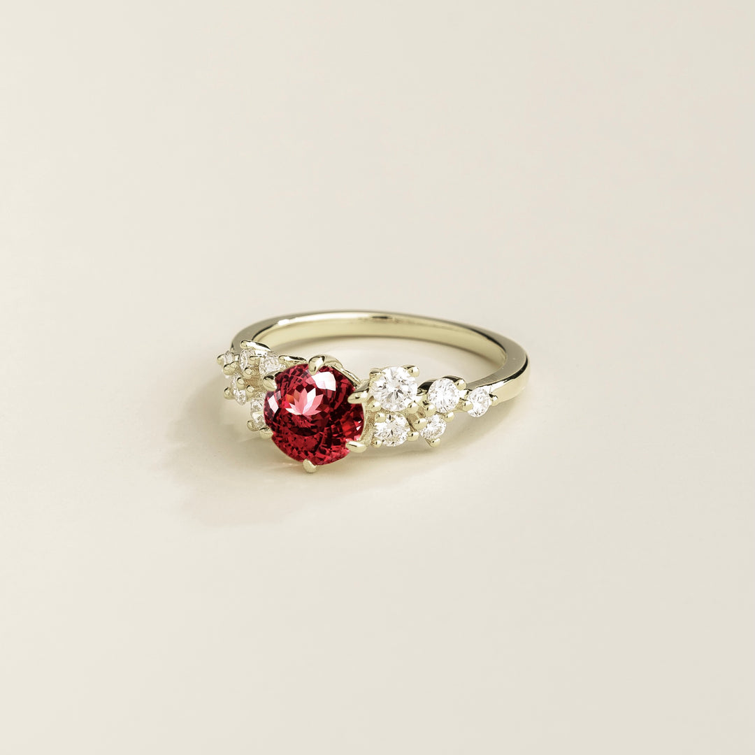 Movi white gold ring in Ruby & Diamonds