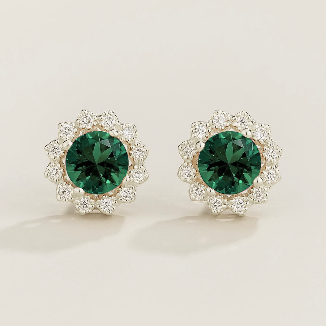 Solen White Gold Earrings Set With Emerald & Diamond