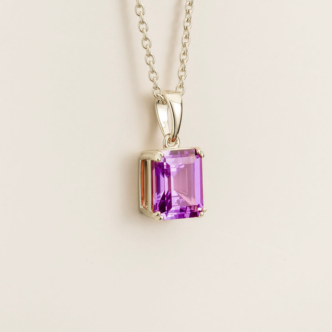 Thamani white gold pendant necklace in Purple sapphire