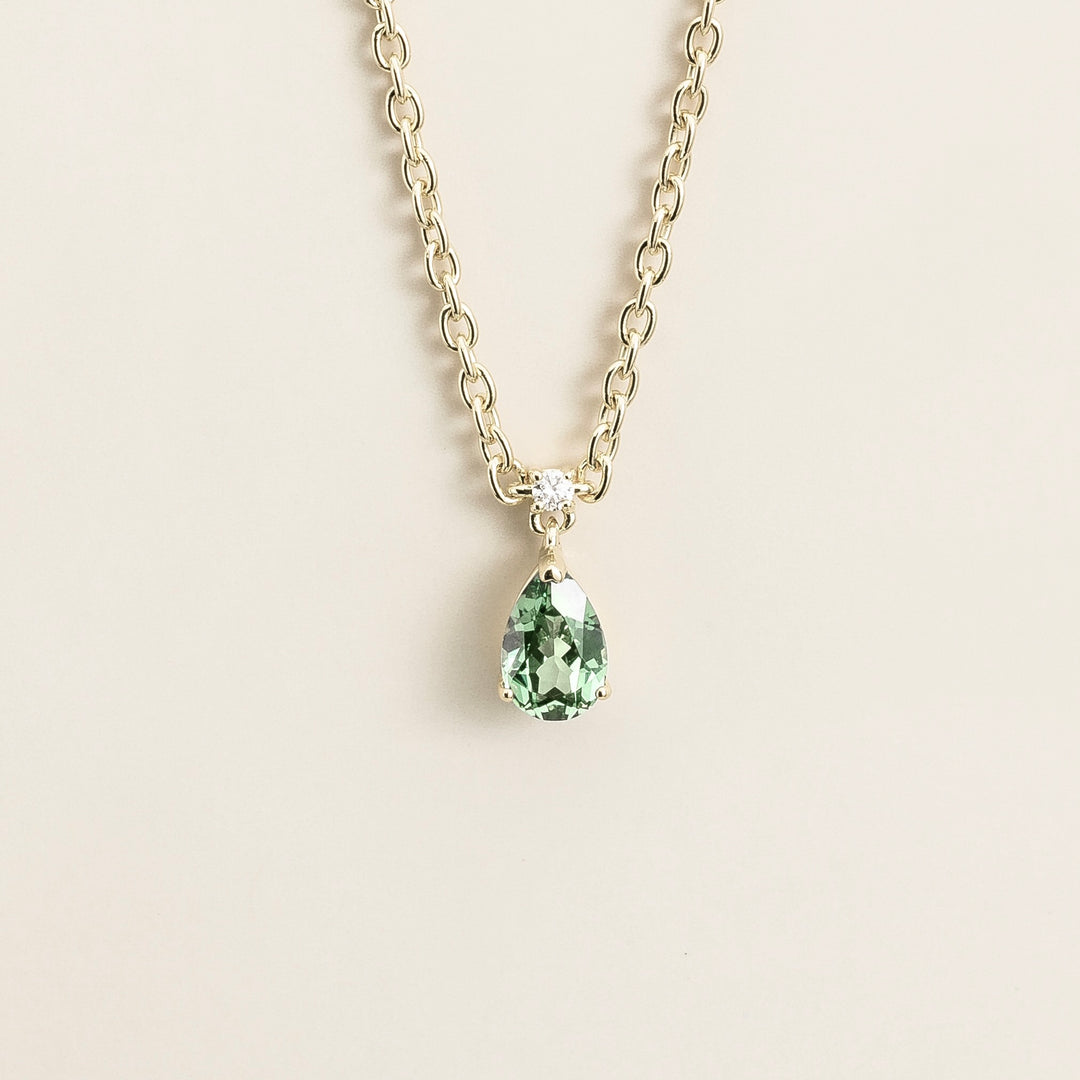 Ori small pendant necklace in Green sapphire & Diamond set in White gold