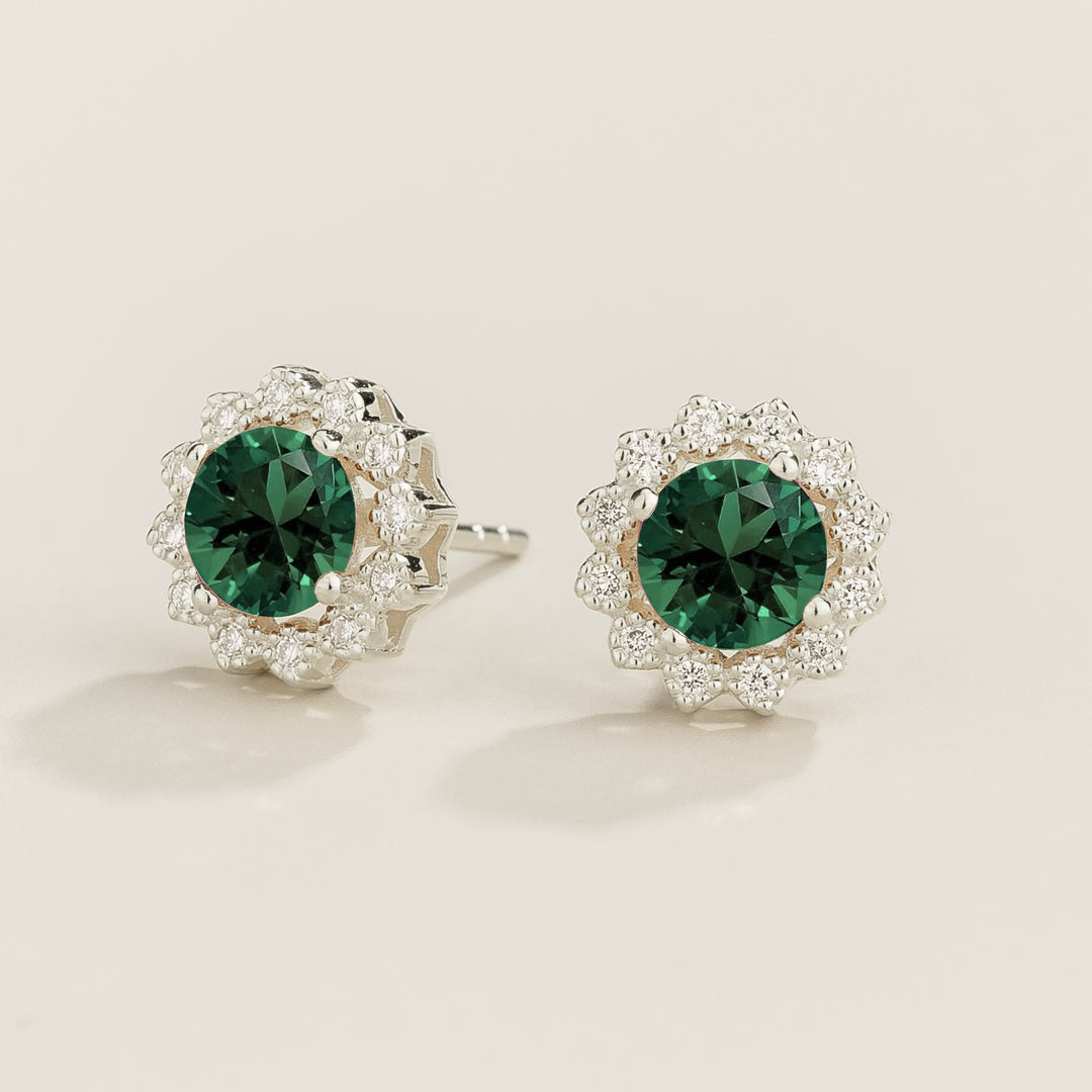 Solen White Gold Earrings Set With Emerald & Diamond