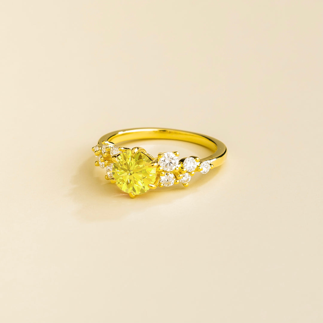 Floret gold ring in Yellow sapphire & Diamonds