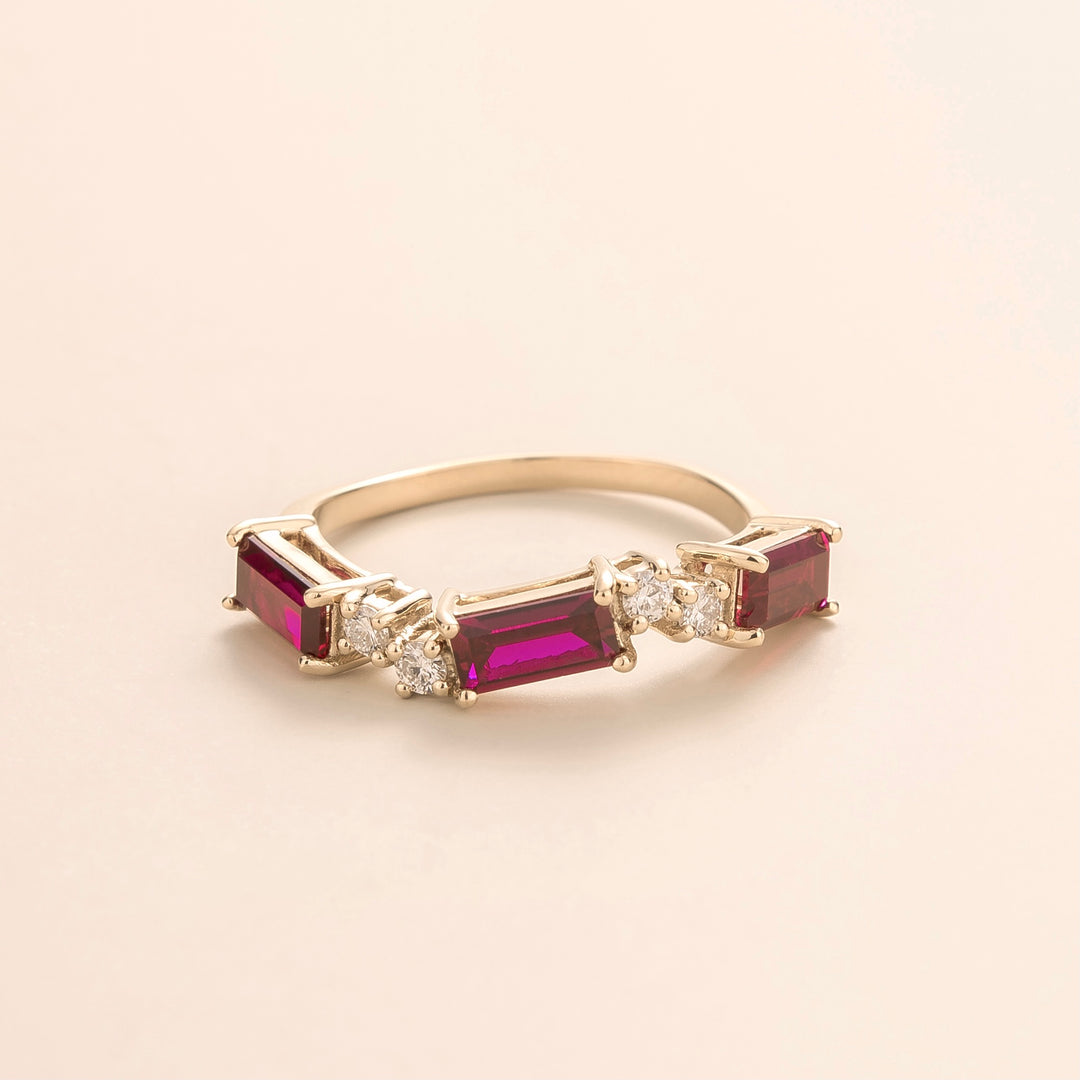 Forma white gold ring set with Ruby & Diamond