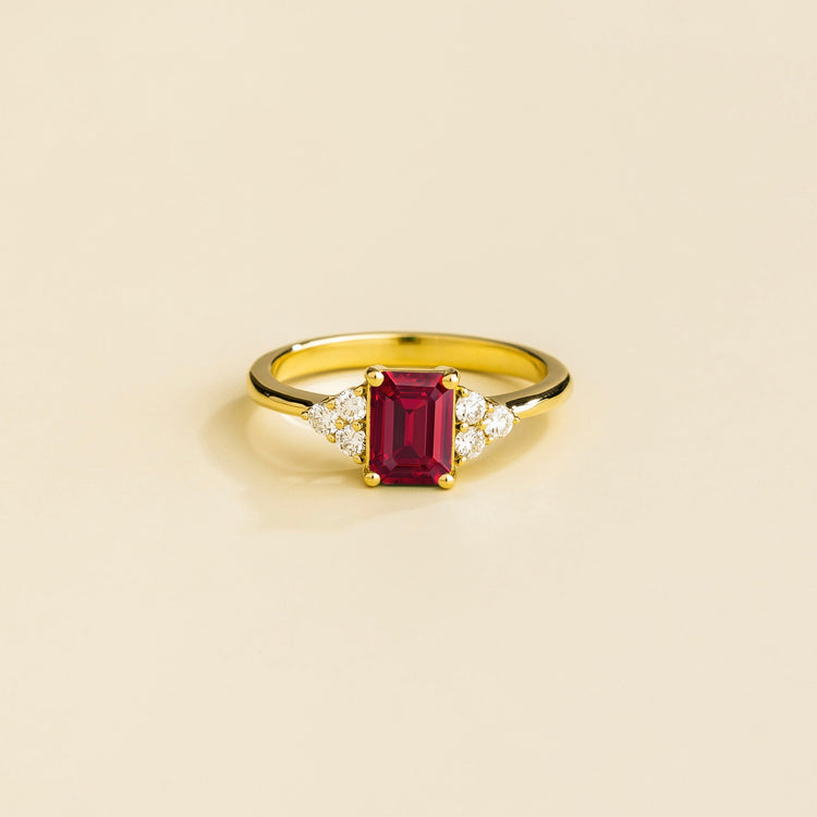 Chateau Gold Ring Ruby and Diamonds