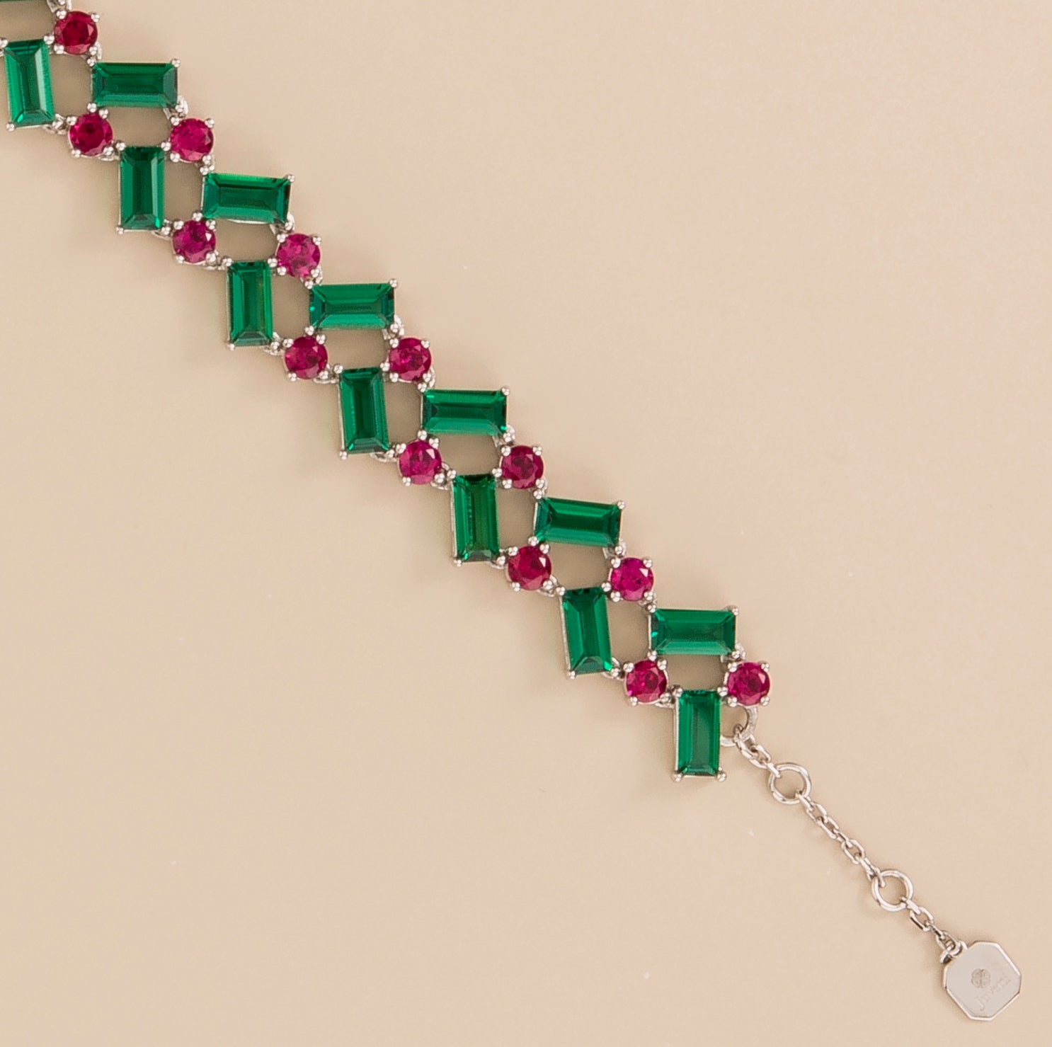 Emerald and diamond bracelet in white gold | KLENOTA