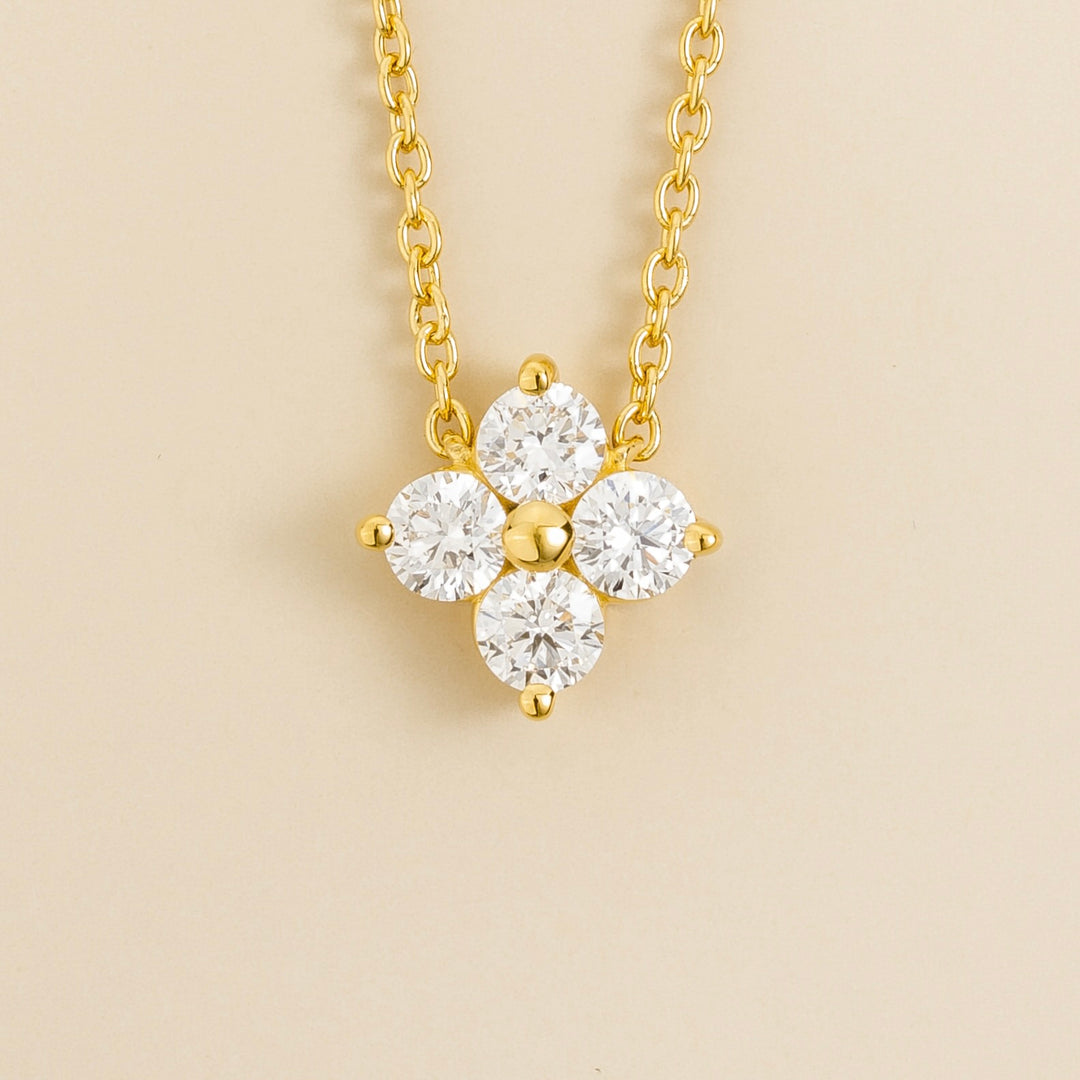 Petale Gold Necklace set with Diamonds