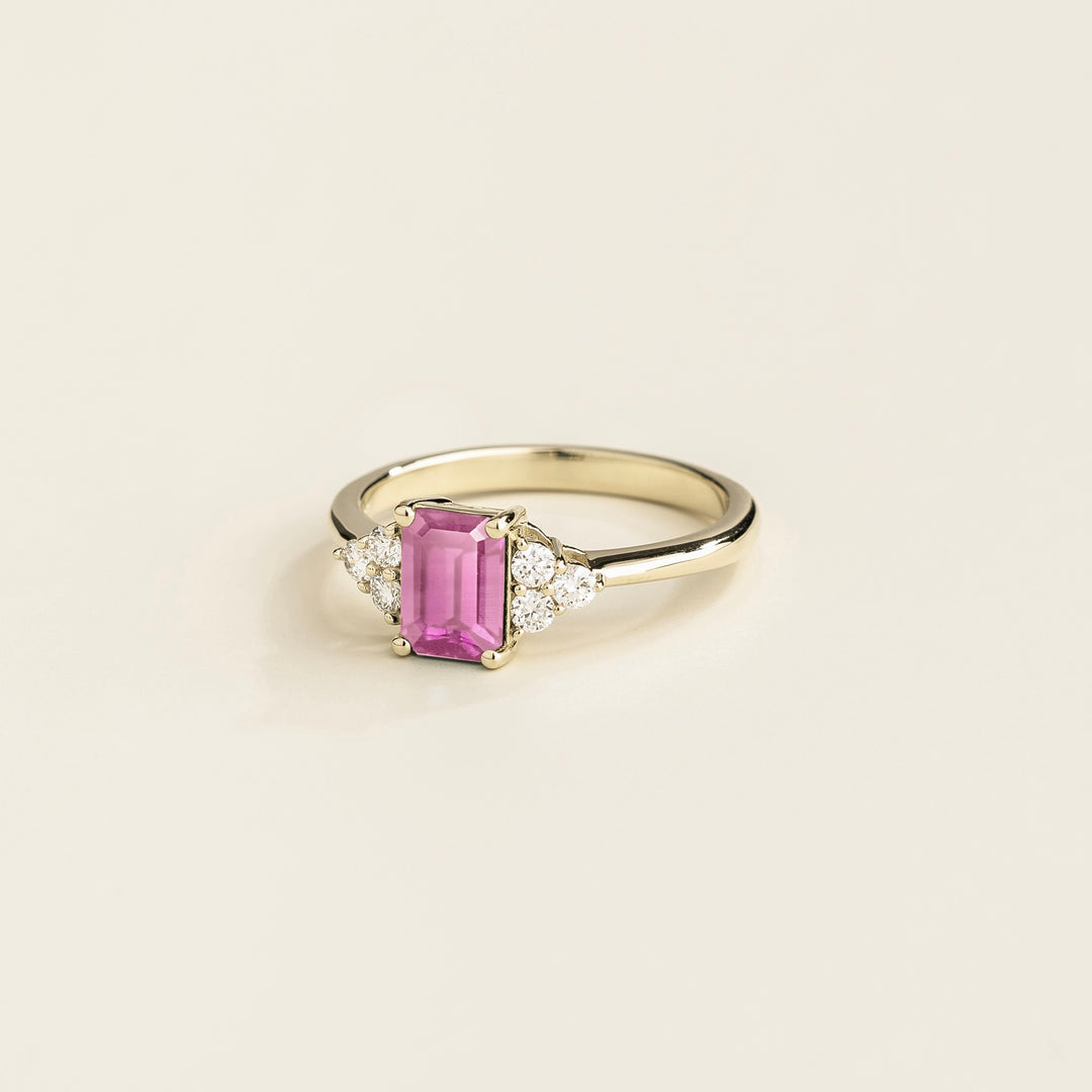 Chateau White Gold Ring Pink Sapphire & Diamond