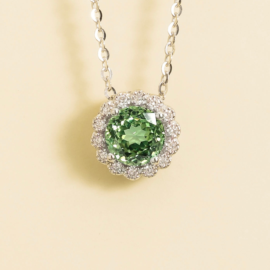 Solen White Gold Necklace Set With Green Sapphire & Diamond