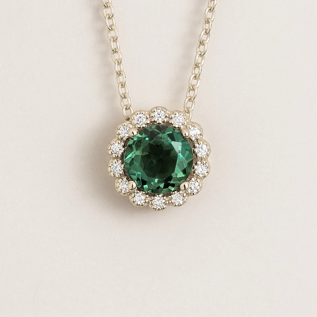 Solen White Gold Necklace Set With Emerald & Diamond