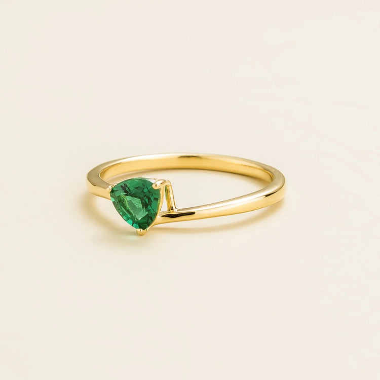 Get Trillion Gold Ring Set With Emerald By Juvetti Online Jewellery
