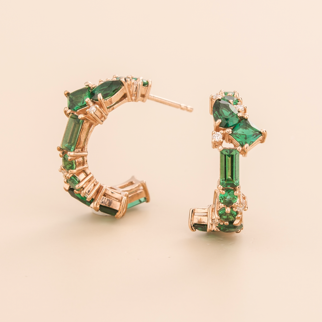 Lanna medium hoop earrings in Emerald & Diamond set in White gold