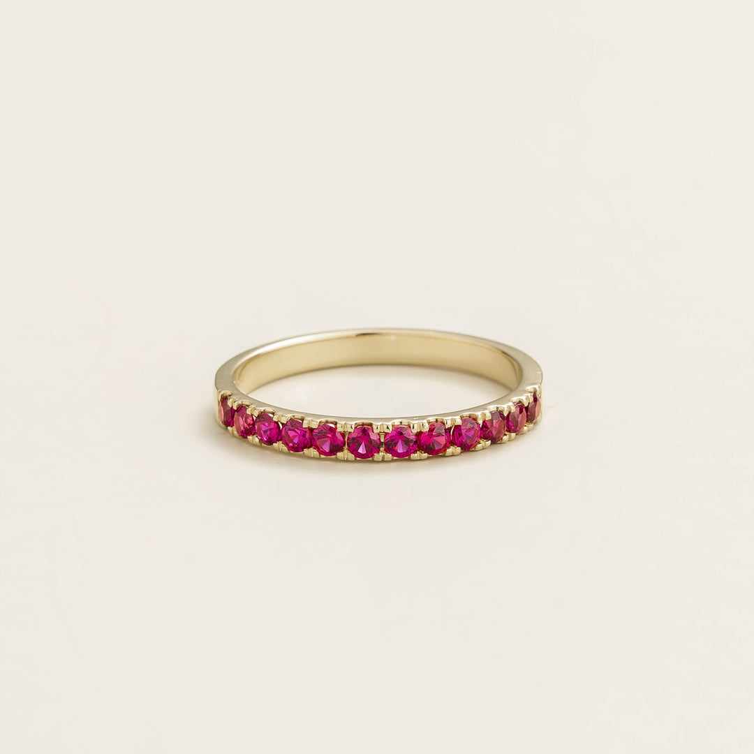 Salto white gold ring set with Ruby