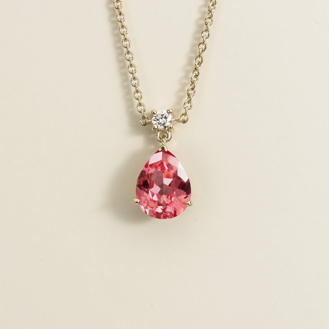 Ori medium pendant necklace in Padparadscha sapphire & Diamond set in white gold