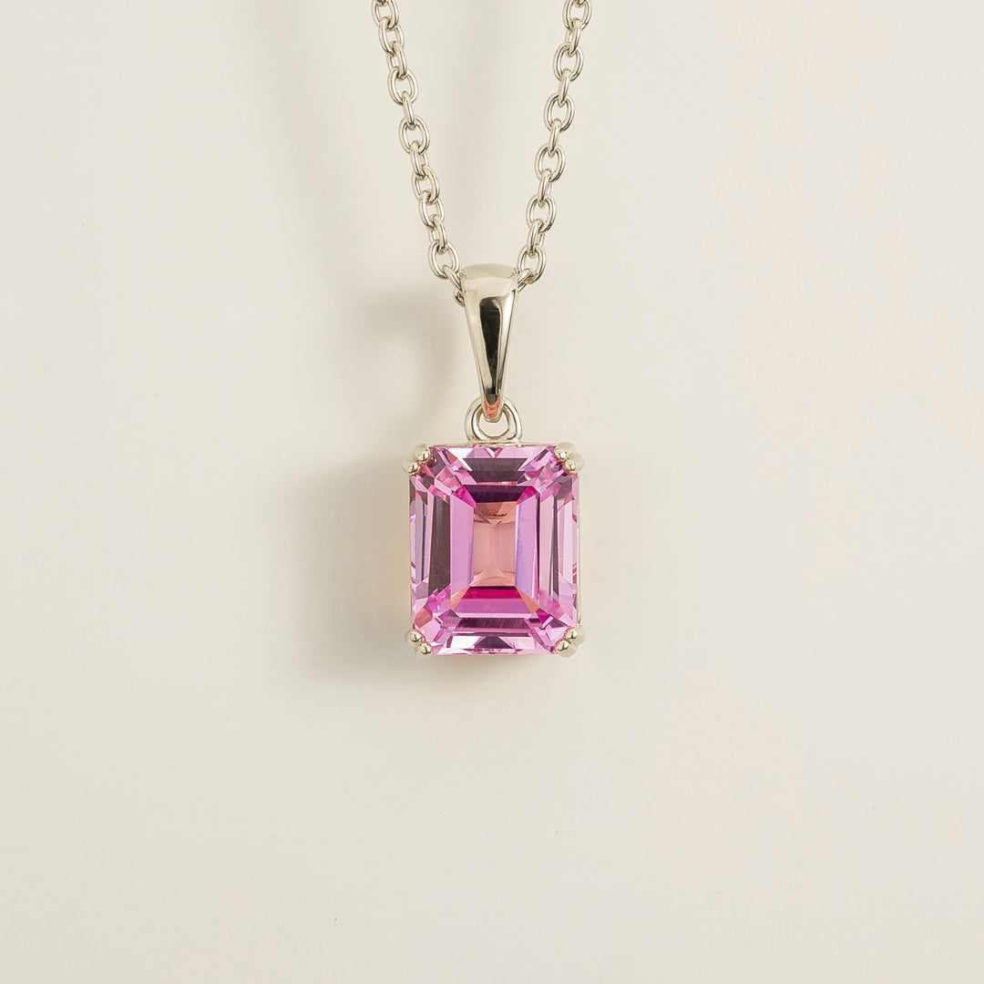 Thamani white gold pendant necklace in Pink sapphire