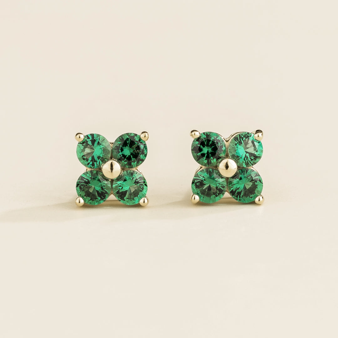Petale White Gold Earrings Set With Emerald