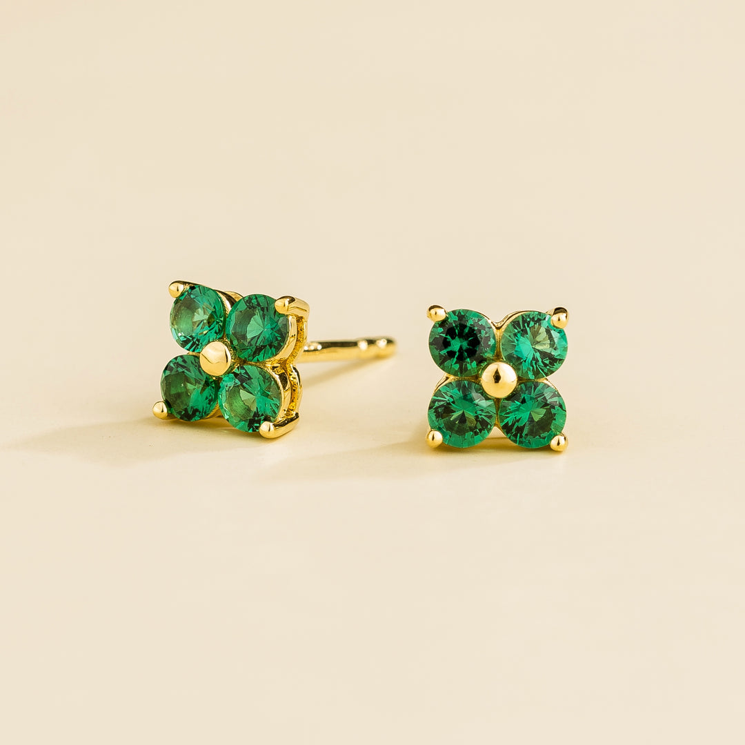 Petale Gold Earrings Set With Emerald