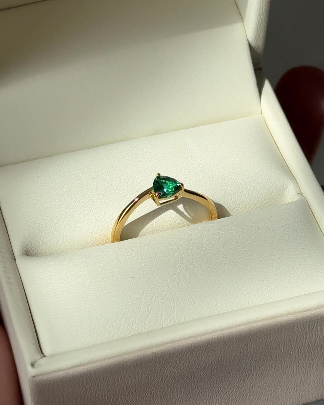 Trillion Gold Ring Set With Emerald