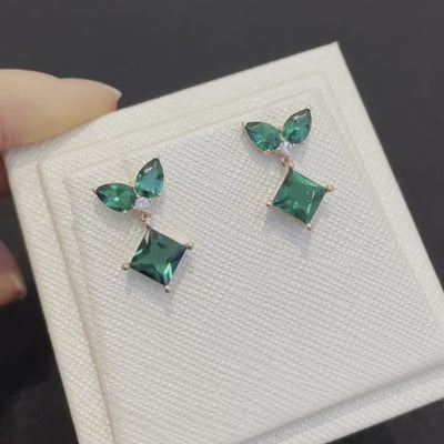 Video Testimonial of Amore Rose Gold Earrings Emerald and Diamond