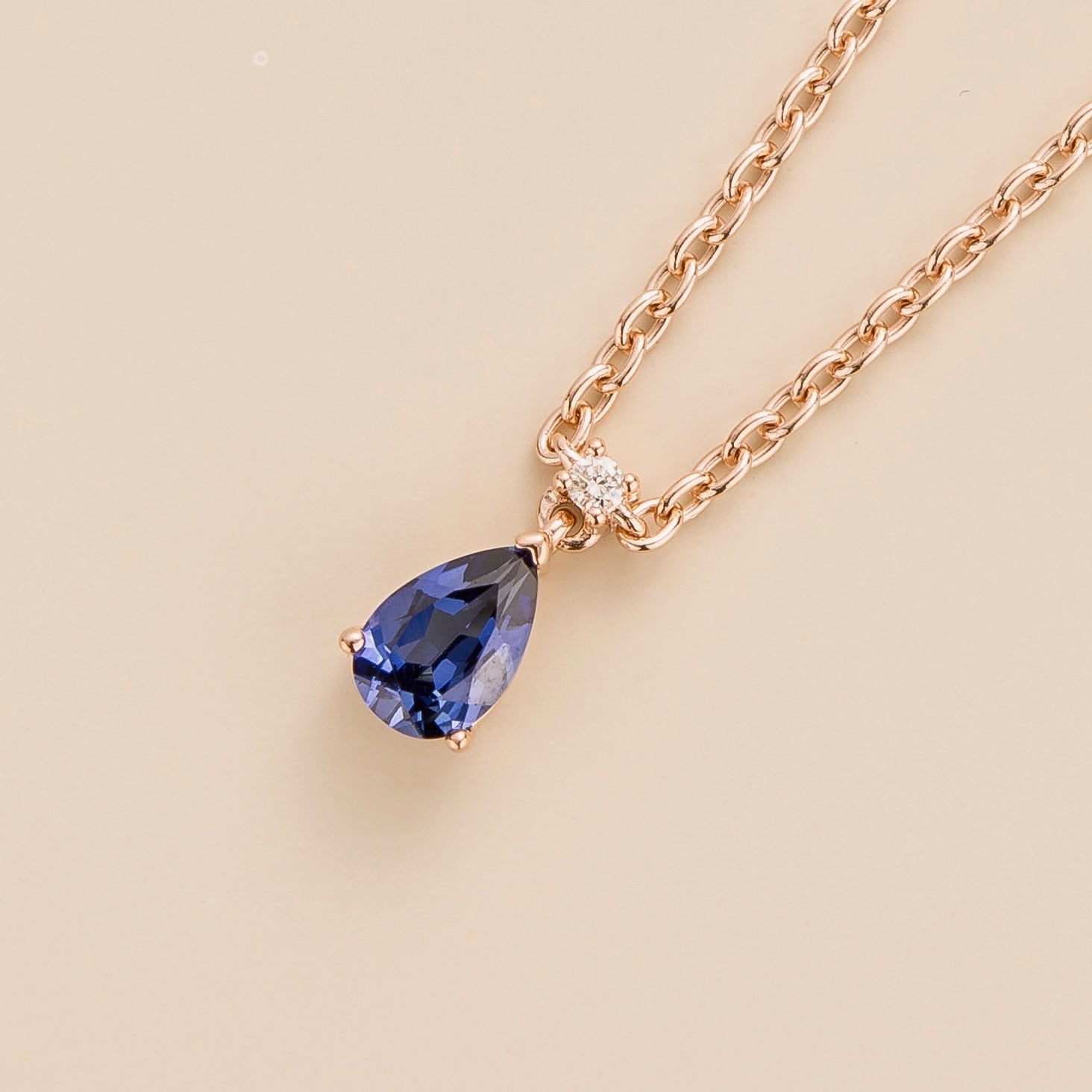 Ori small pendant necklace Blue sapphire Diamond set in Rose